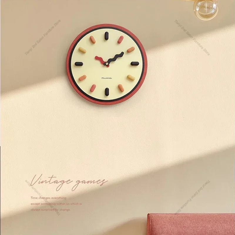 Luxury Lifestyle Homes - Crèmekleurige decoratieve wandklokken Woonkamer Elektronische elegante