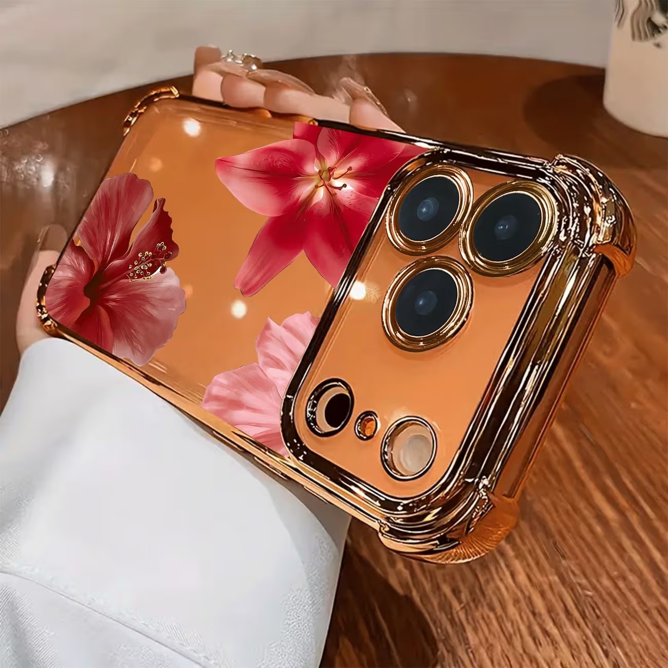 Simpele bloemenprint telefoonh - Apple Iphone 15 recensie en prijs